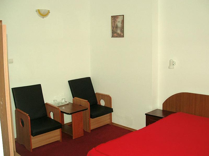 Hotel Uranus Bucureşti Cameră foto