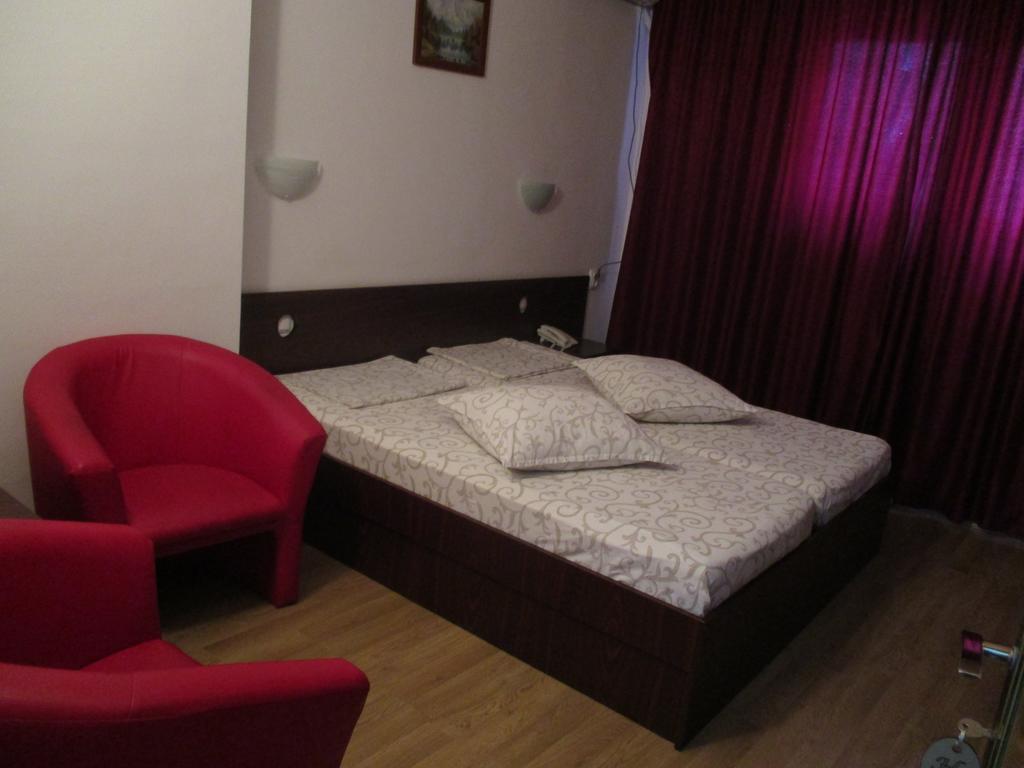 Hotel Uranus Bucureşti Exterior foto